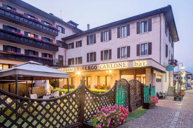Relaxing vacation for two in Trentino-South Tyrol at the Hotel Carlone in Breguzzo