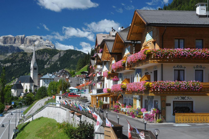 4 days Italy Alps vacation for two at the Hotel Cesa Padon in the heart of the Fodom Valley