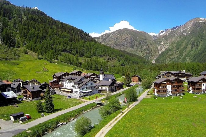 4 Tage Kurzurlaub für zwei im Swiss Lodge Hotel Furka in Oberwald im Obergoms