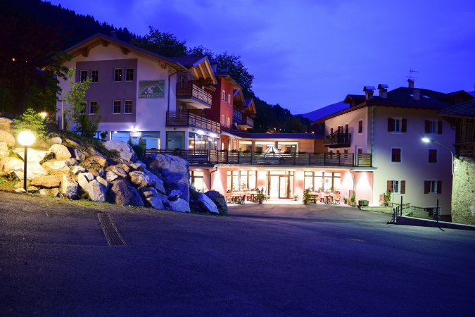 Vacaciones relajantes para dos en el Alpen Garten Hotel Margherita 4* en Marcena en Trentino