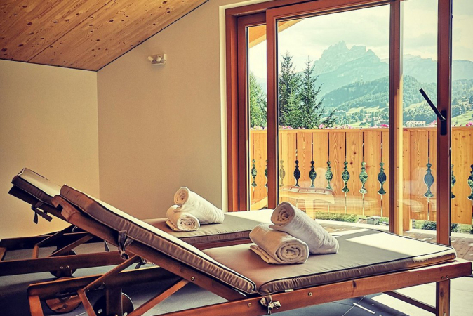 Italia Vacaciones relajantes para dos en el Hotel Camina Suite & Spa de 4 * en el corazón de Cortina d’Ampezzo